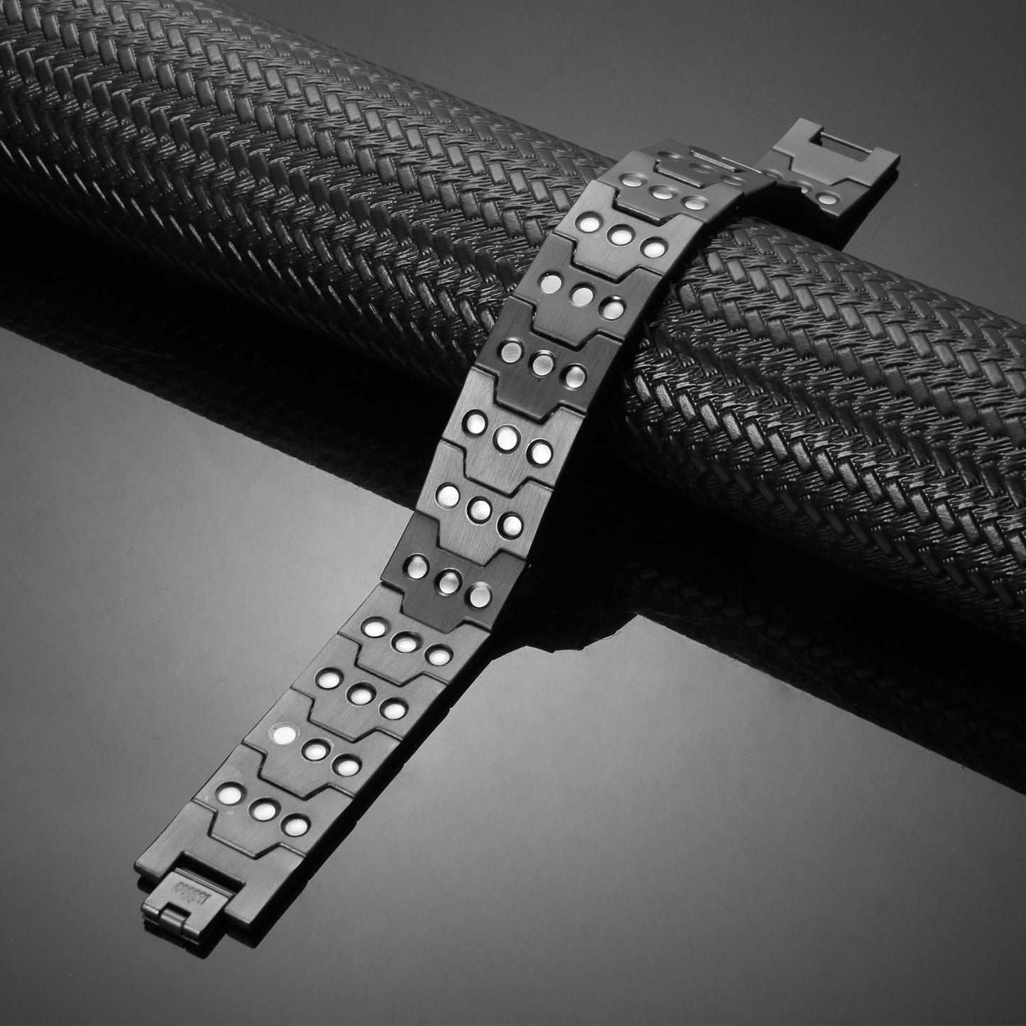 Gunmetal Grey Chevron Pure Copper Magnetic Bracelet - with Size Adjust Tool