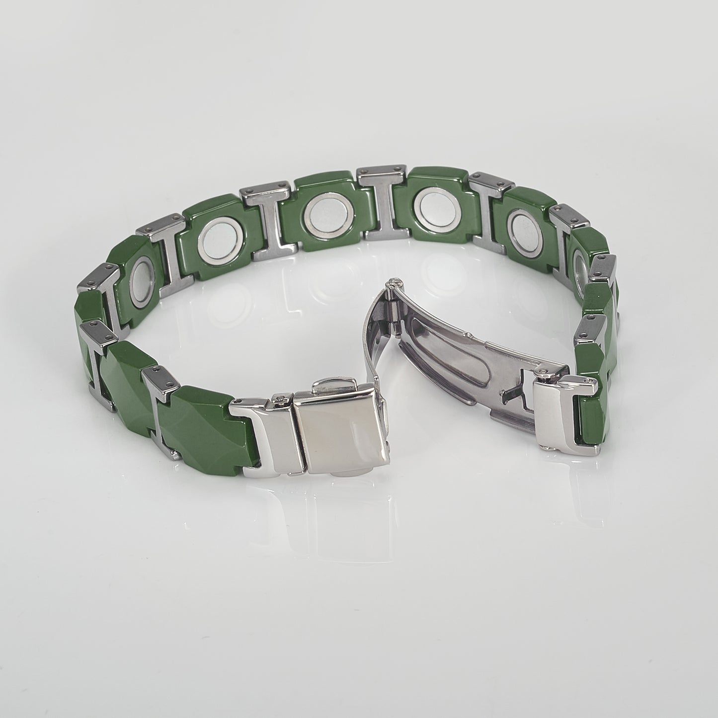 Jade Green Ceramic Elegance – Magnetic Therapy Bracelet