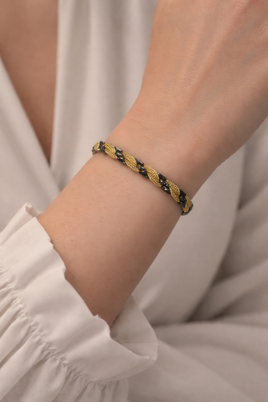 Therapeutic Magnetic Healing Bracelet Black & Gold
